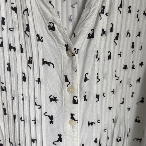 Women’s White Flowy V Neck Button Down Black Cats Blouse Size 2X Plus Size EUC - Picture 6 of 11